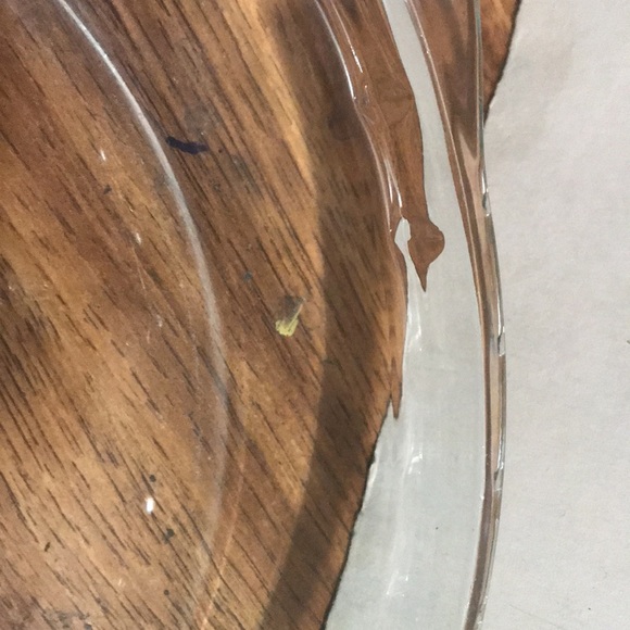 New n perfect condition. Pyrex scallop edged  2” deep with handles pie plate - Picture 7 of 10